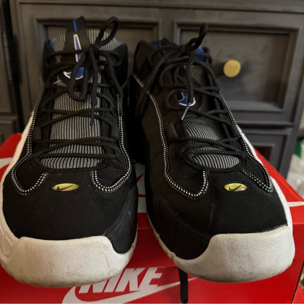 Men’s Nike penny’s 1 in size 13.